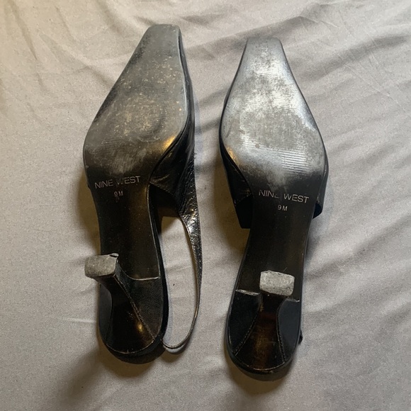 Nine West 3 inch heels in black. Size 9M. - Picture 4 of 5